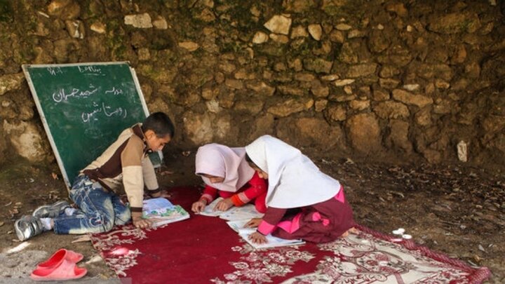 خداحافظیِ دانش آموزان هرمزگانی با مدارس سنگی تا شهریور سال آینده